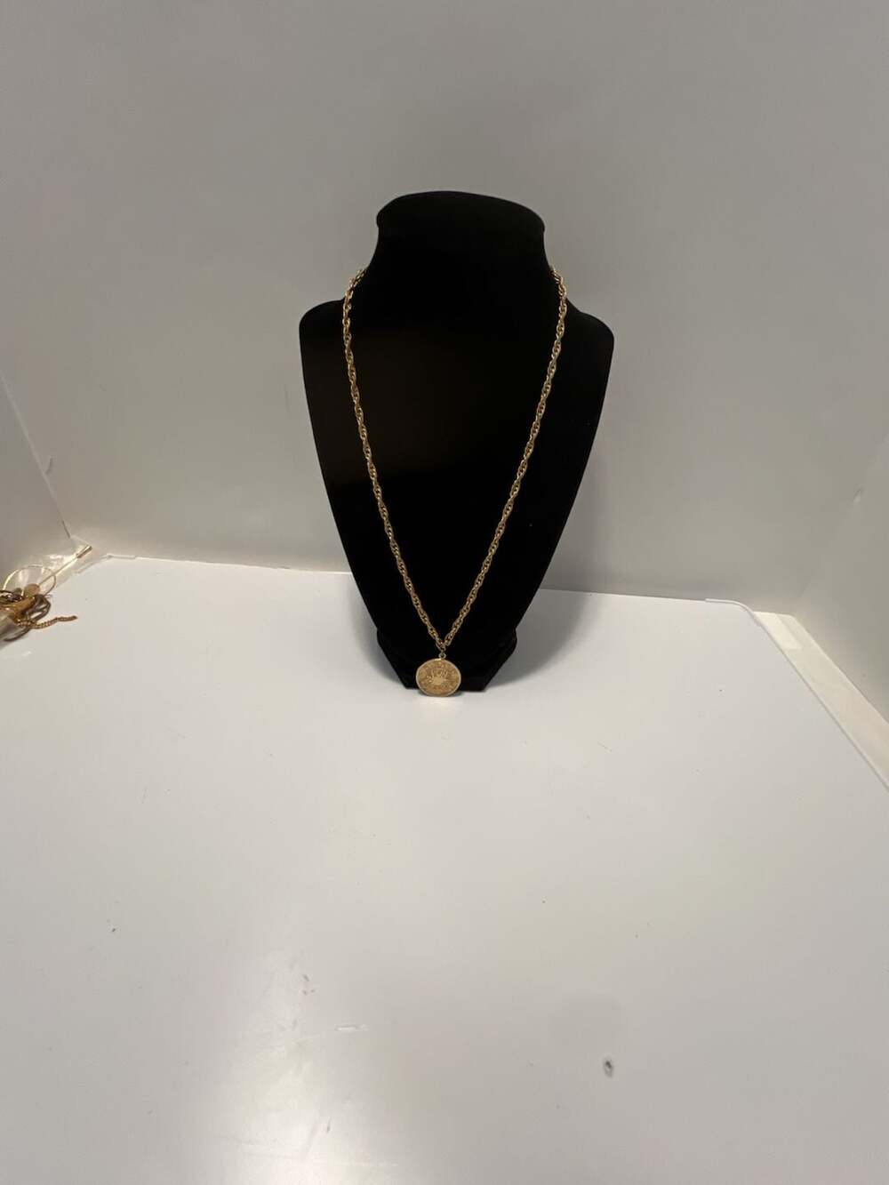 Sarah Coventry Cancer Zodiac Sign Pendant Necklace Gold Tone Metal